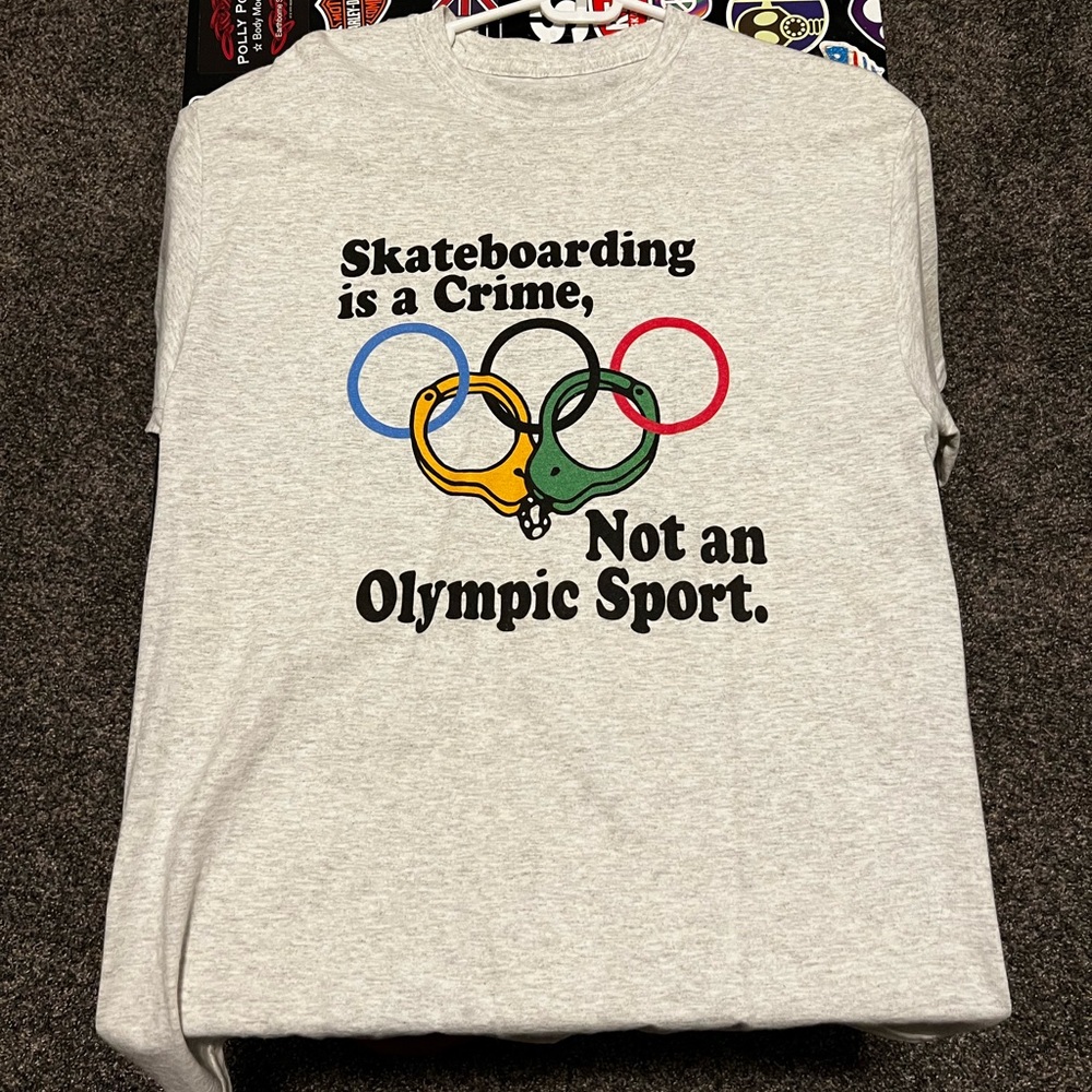 Skateboard shirt